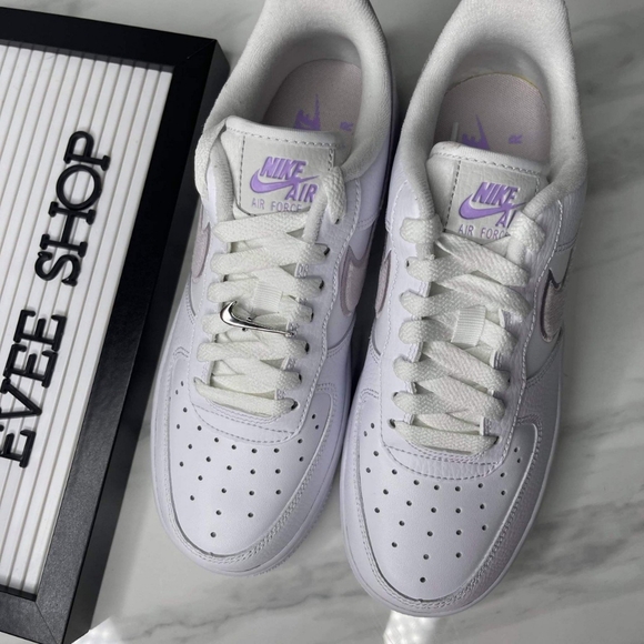 Air Force 1 Low  💗 - Picture 2 of 3